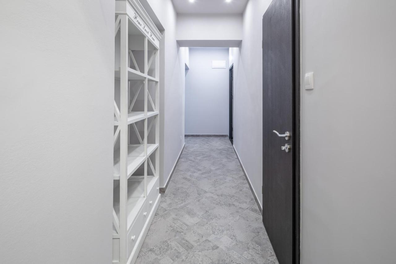 Stunning Apartment In The Hearth Of Budapesta Exterior foto