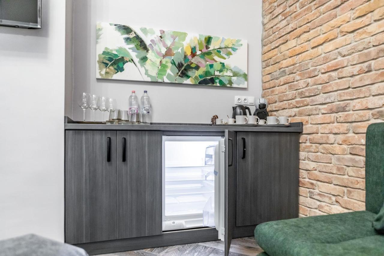 Stunning Apartment In The Hearth Of Budapesta Exterior foto