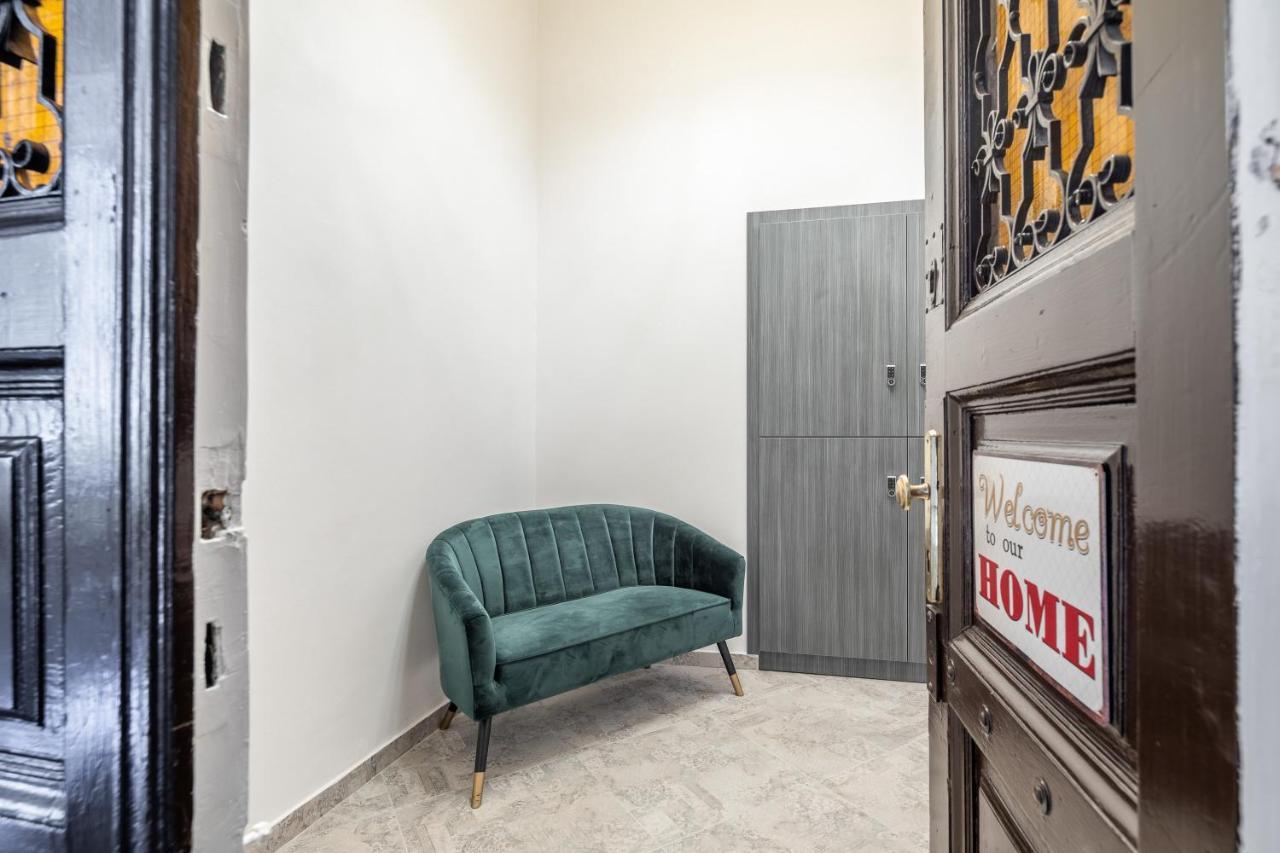 Stunning Apartment In The Hearth Of Budapesta Exterior foto