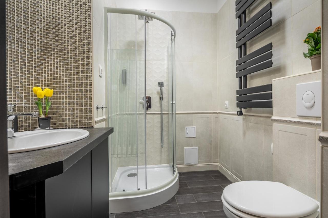 Stunning Apartment In The Hearth Of Budapesta Exterior foto