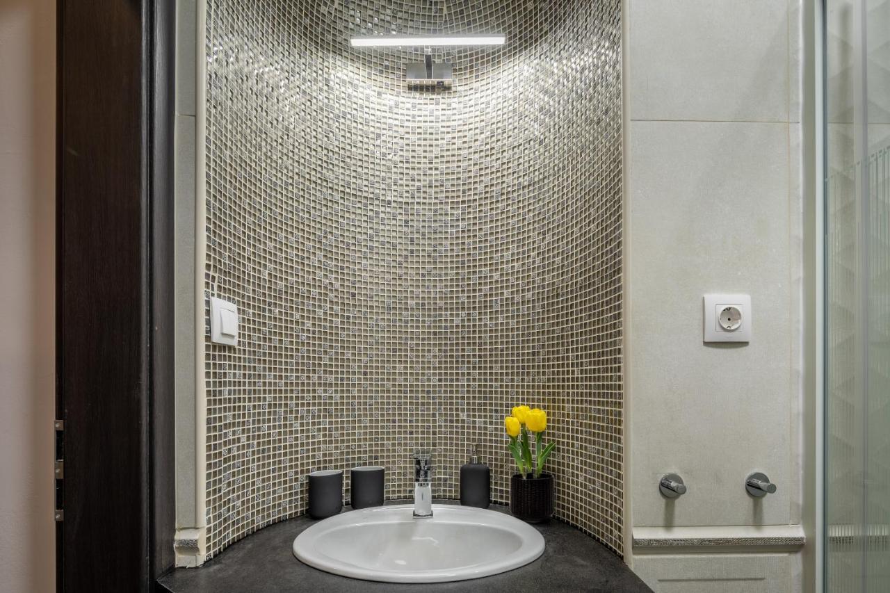 Stunning Apartment In The Hearth Of Budapesta Exterior foto